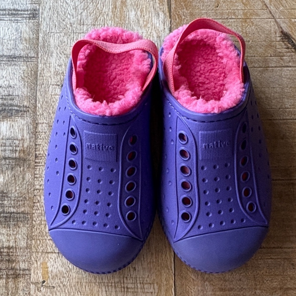 NWOT Native Girls Fuzzy Lined Slip Ons size 8